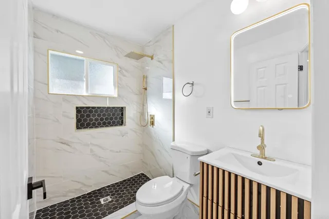 $749,999 | 5033 La Paz Drive, San Diego, CA 92113