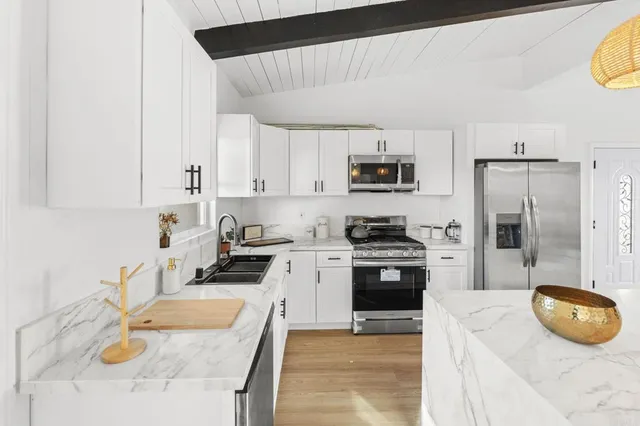 $749,999 | 5033 La Paz Drive, San Diego, CA 92113