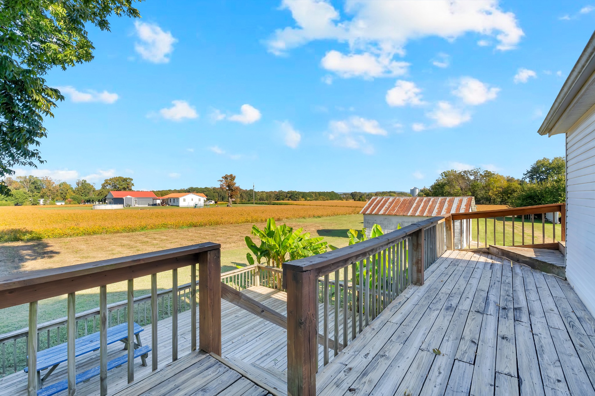 490 Shady Grove Road Manchester, TN 37355 - Photo 7 of 49 a view of city from a balcony