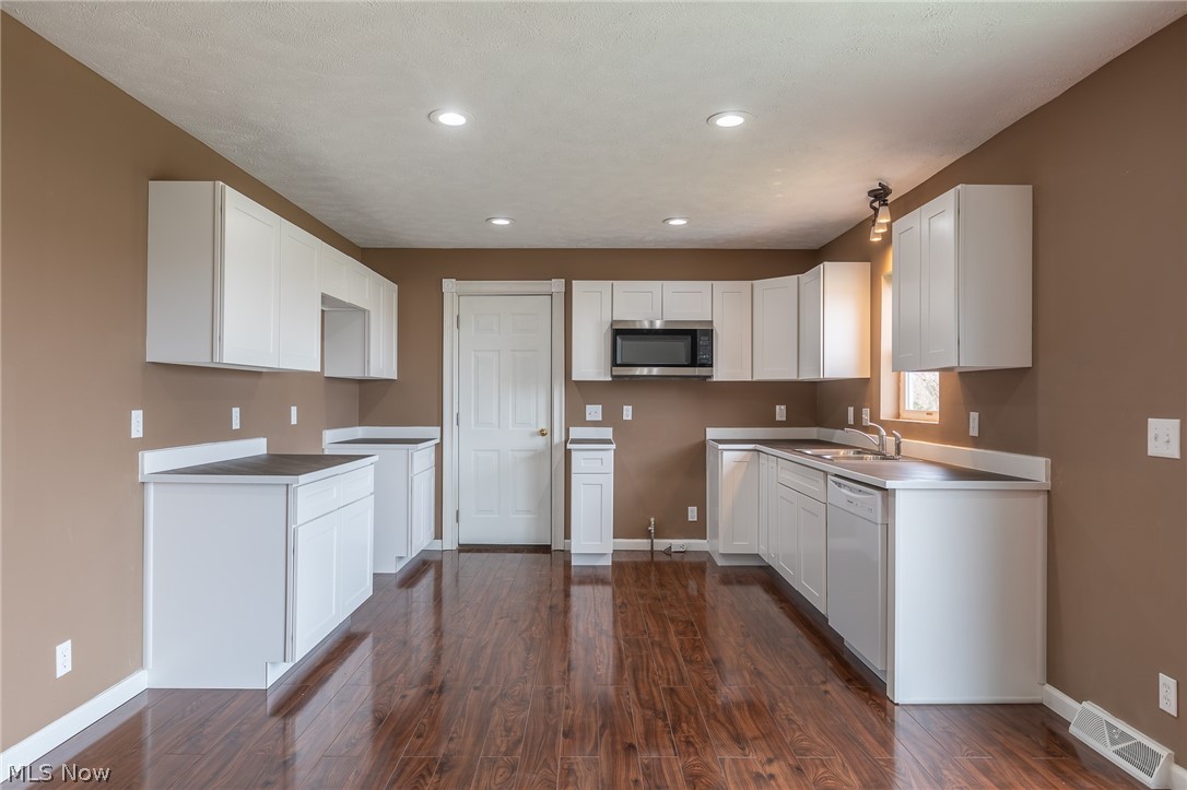 5473 Middle Ridge Road Madison, OH 44057 - Photo 5 of 24 Gallery Image 5