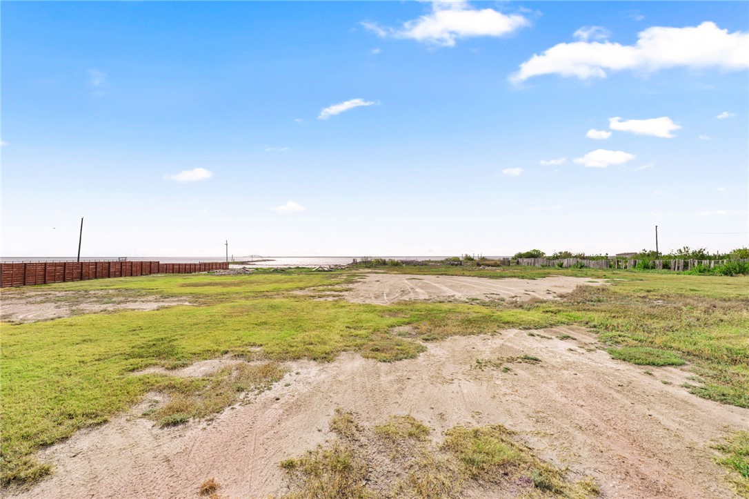 2217 Laguna Shores Road Corpus Christi, TX 78418 - Photo 10 of 17