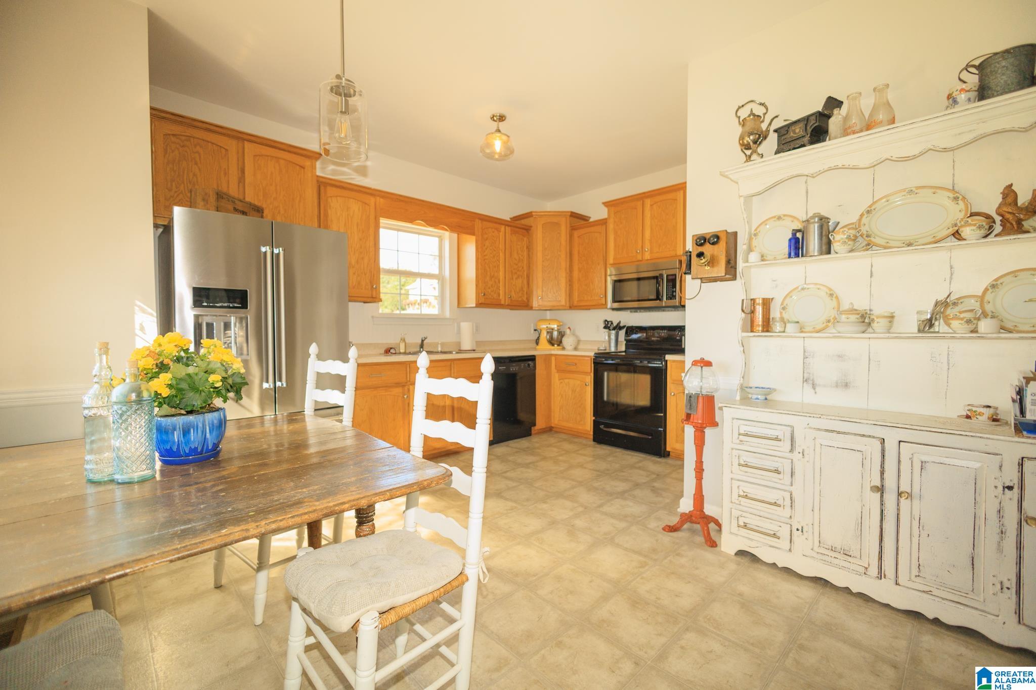 403 Woodland Ridge Road Odenville, AL 35120 - Photo 8 of 40