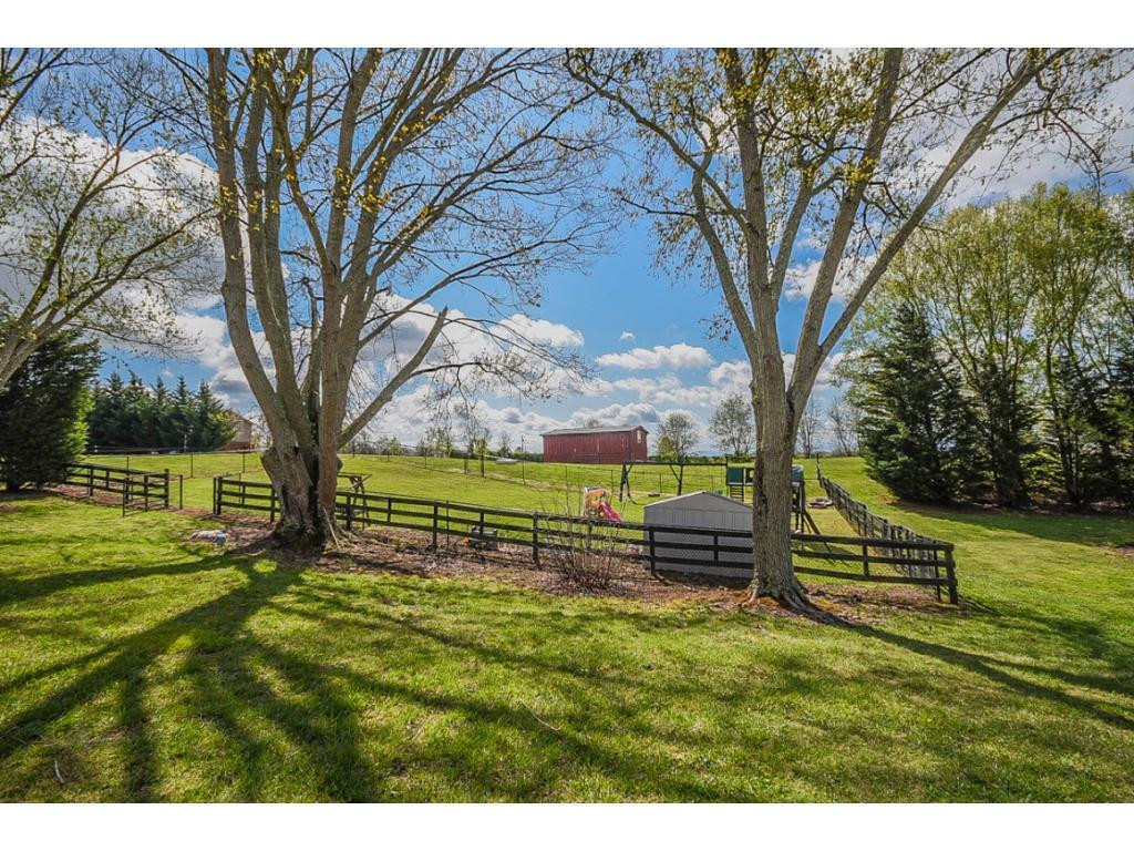 119 Townsend Road Fall Branch, TN 37656 - Photo 23 of 32 Photo 23
