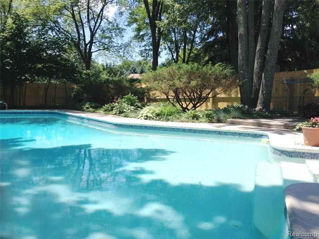 685 Charlesina Drive Rochester, MI 48306 - Photo 30 of 34 Pool View 2