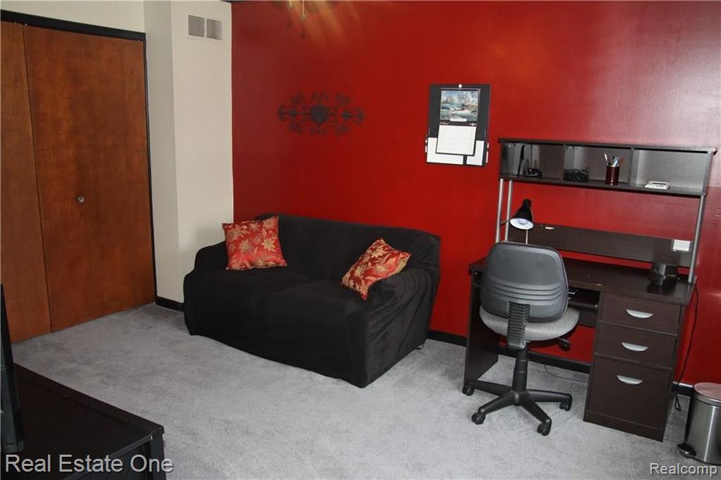 35301 Riebel Clinton Township, MI 48035 - Photo 10 of 24 Gallery Image 10