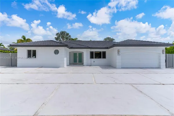 $949,900 | 13261 Southwest 204th Street, Miami, FL 33177