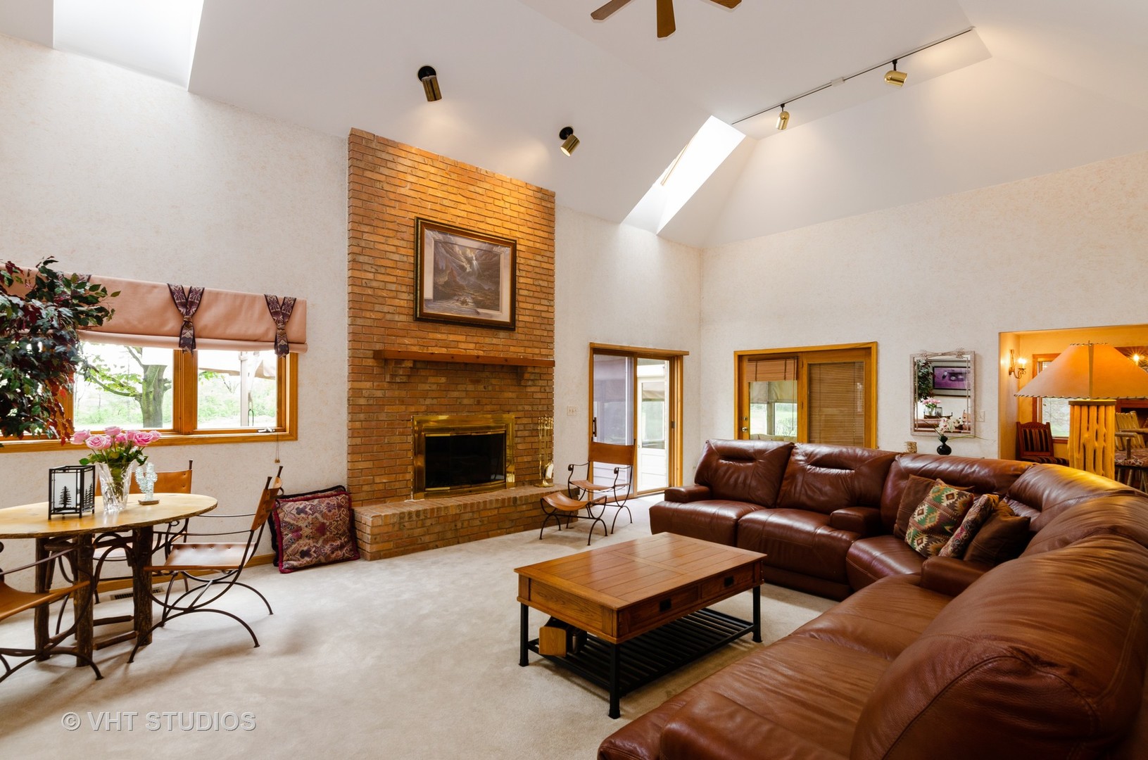 18N306 Sawyer Road Dundee, IL 60102 - Photo 3 of 19 Gallery Image 3