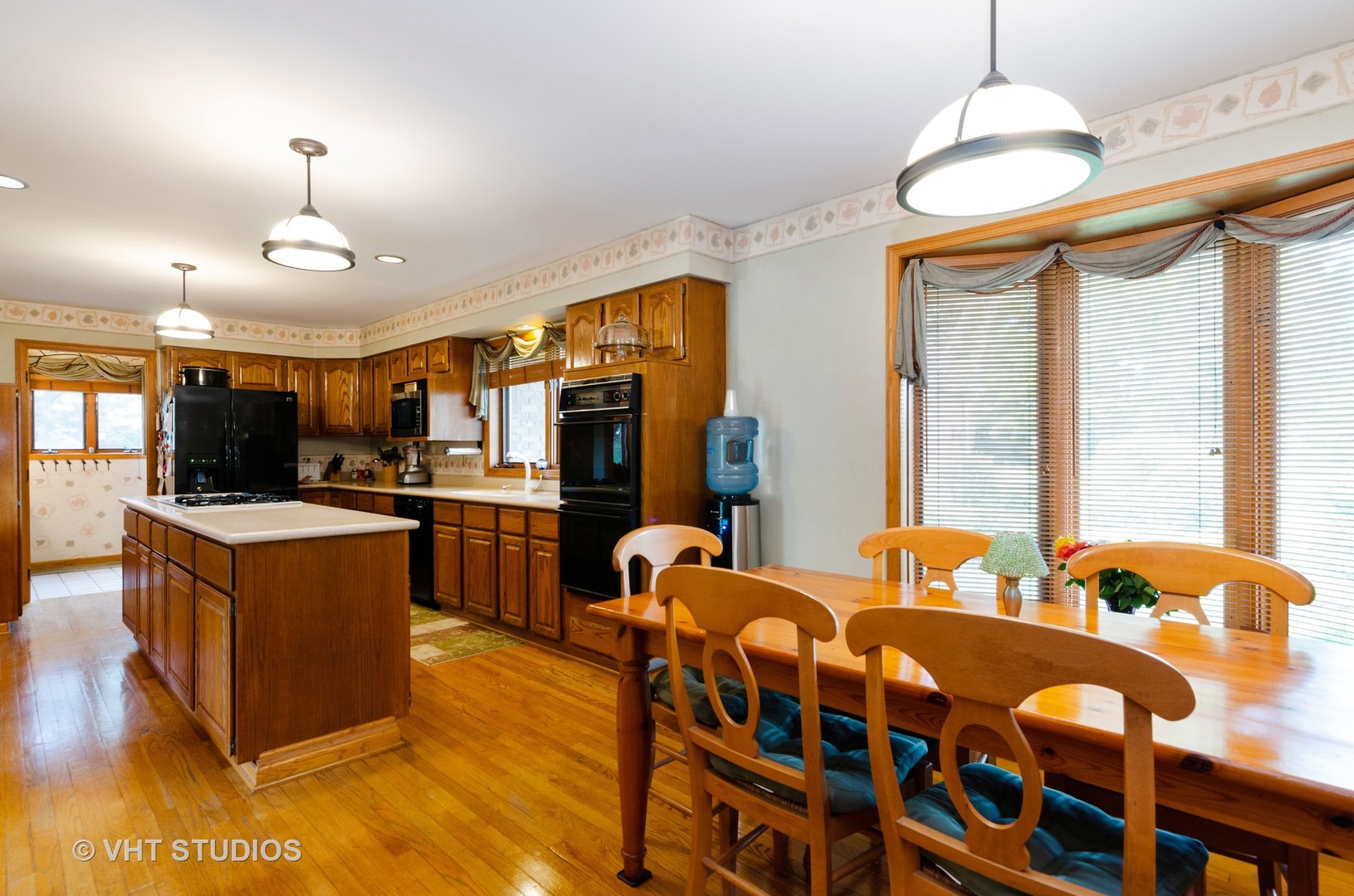 18N306 Sawyer Road Dundee, IL 60102 - Photo 4 of 19 Gallery Image 4