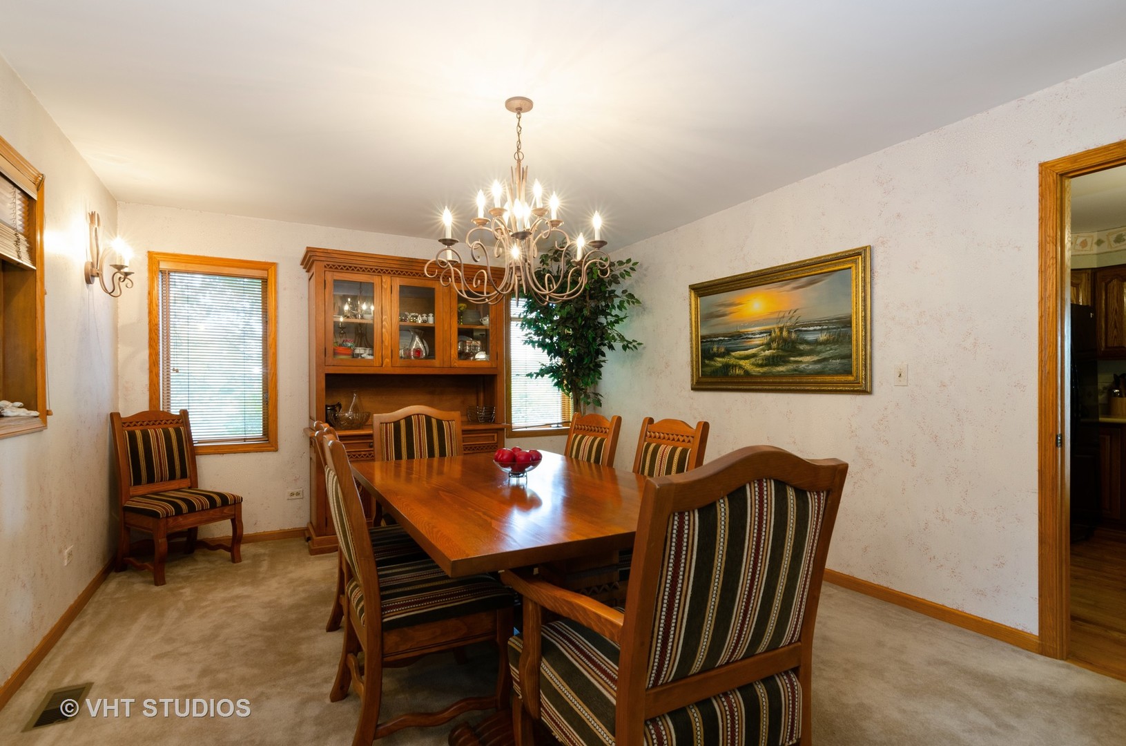 18N306 Sawyer Road Dundee, IL 60102 - Photo 6 of 19 Gallery Image 6