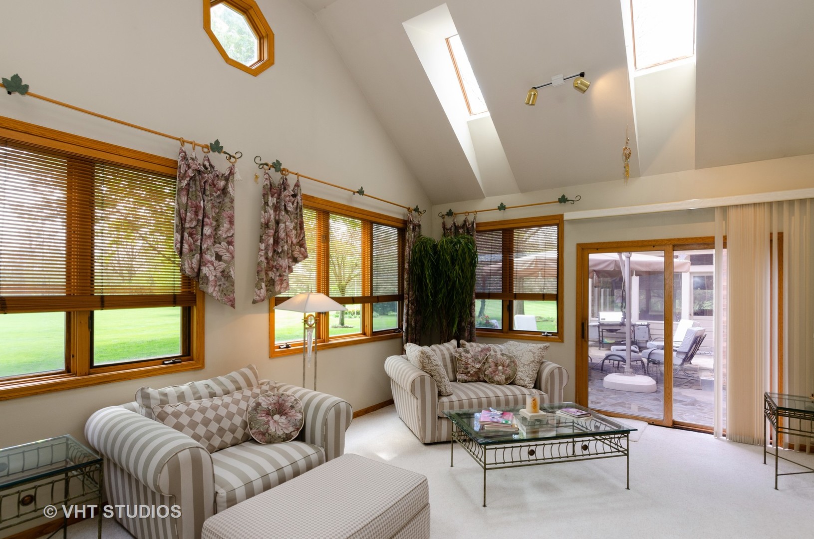 18N306 Sawyer Road Dundee, IL 60102 - Photo 9 of 19 Gallery Image 9