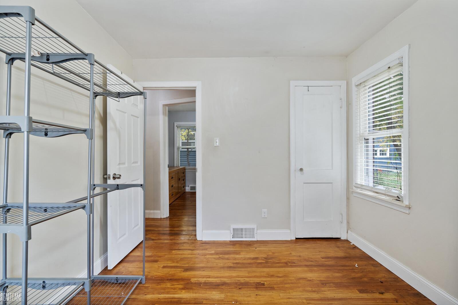 2717 Rochester Road Royal Oak, MI 48073 - Photo 14 of 34