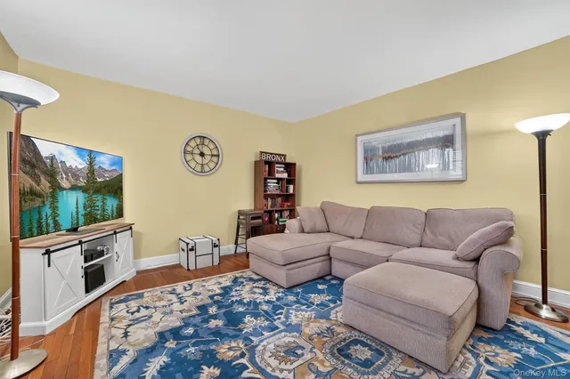 $269,900 | 824 Palmer Road, Unit 2D, Bronxville, NY 10708