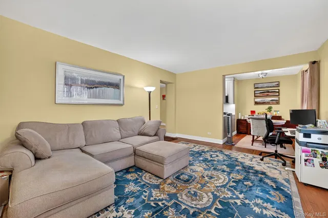 $269,900 | 824 Palmer Road, Unit 2D, Bronxville, NY 10708