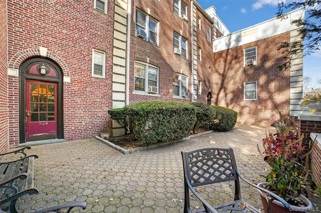 $269,900 | 824 Palmer Road, Unit 2D, Bronxville, NY 10708