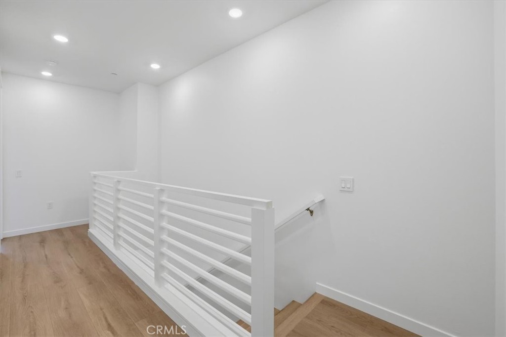 2378 Channel Drive, Unit 103 Ventura, CA 93003 - Photo 13 of 33 a view of room