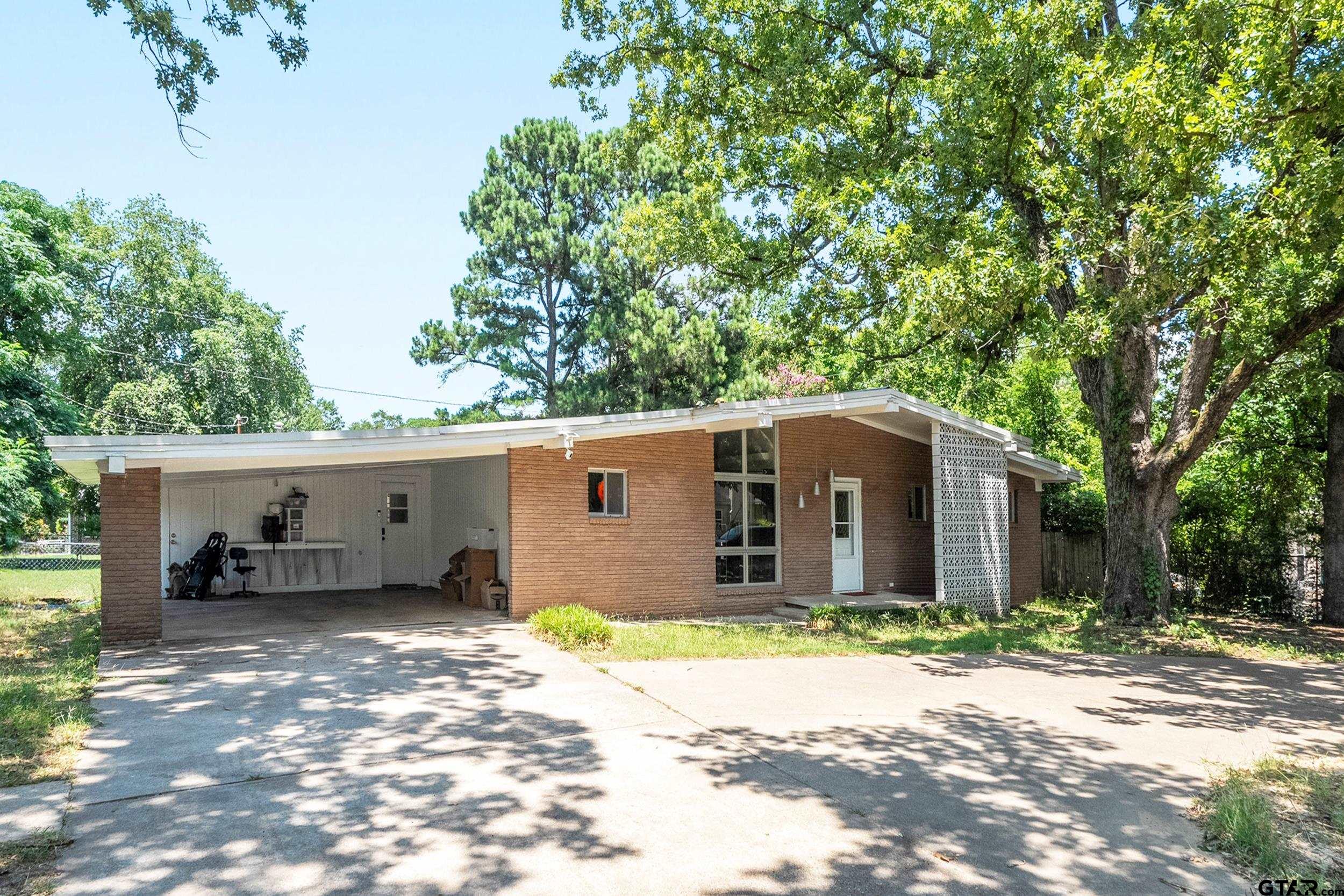 104 West Cayuga Drive Athens, TX 75751 - Photo 2 of 30