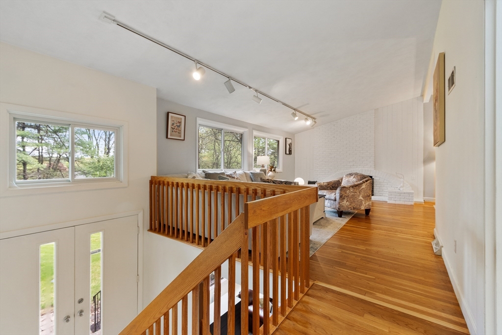 86 Framingham Road Southborough, MA 01772 - Photo 4 of 36