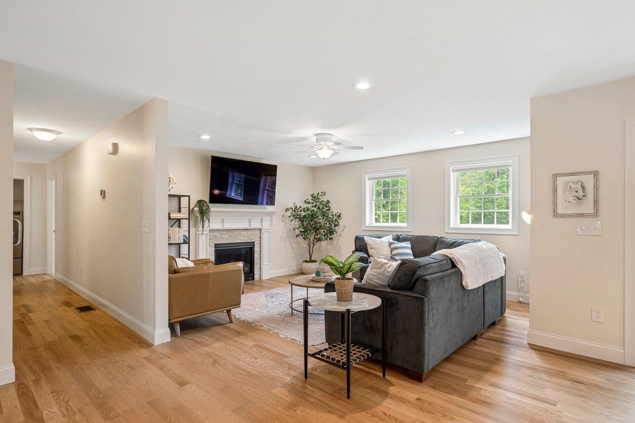 29 Cypress Circle Exeter, NH 03833 - Photo 4 of 40