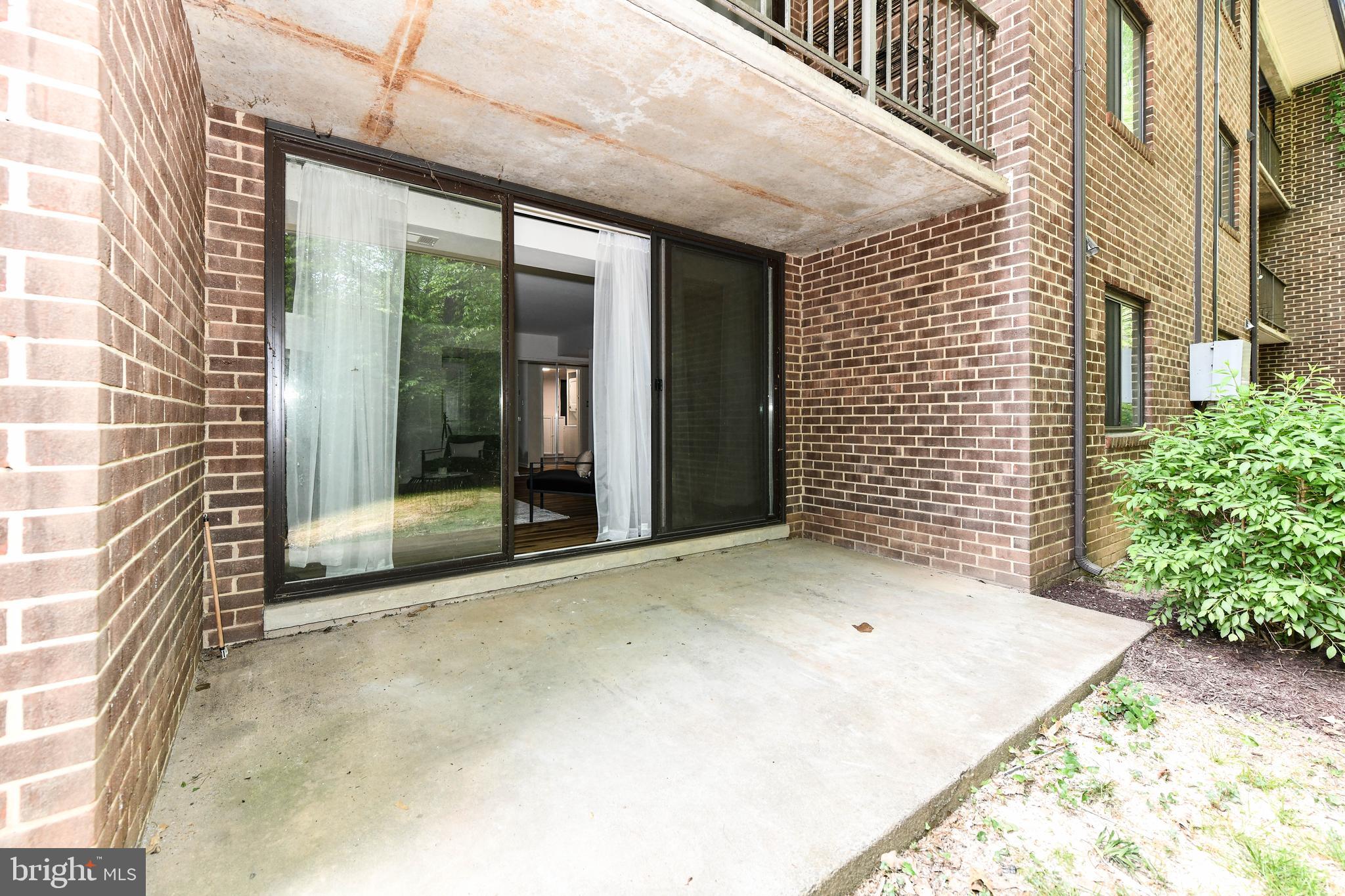 1523 Northgate Square Reston, VA 20190 - Photo 20 of 29 Large private patio!