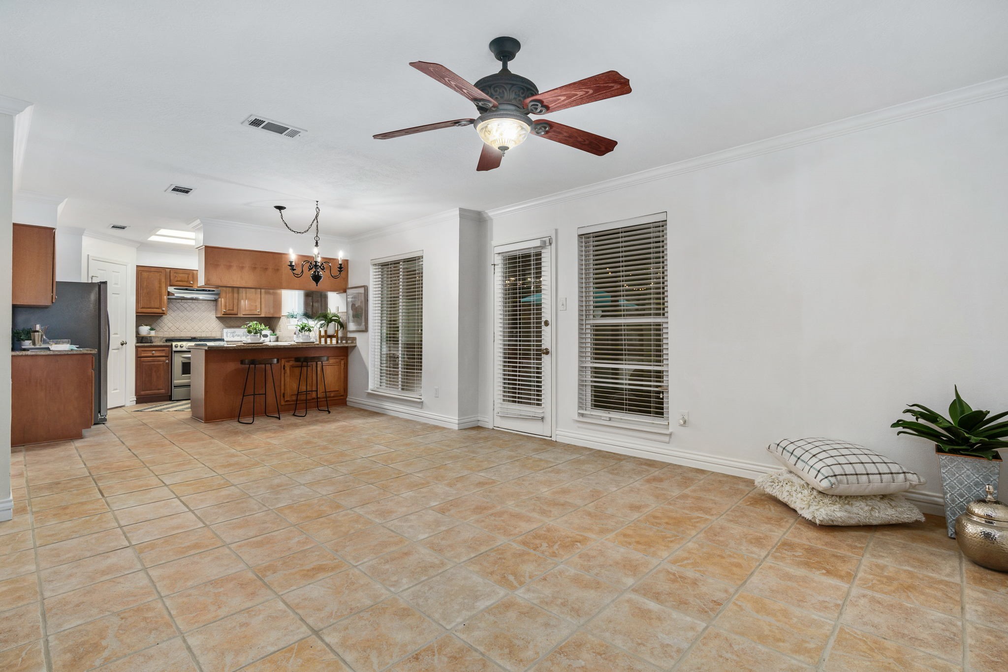 15 Dusky Meadow Place Spring, TX 77381 - Photo 13 of 38