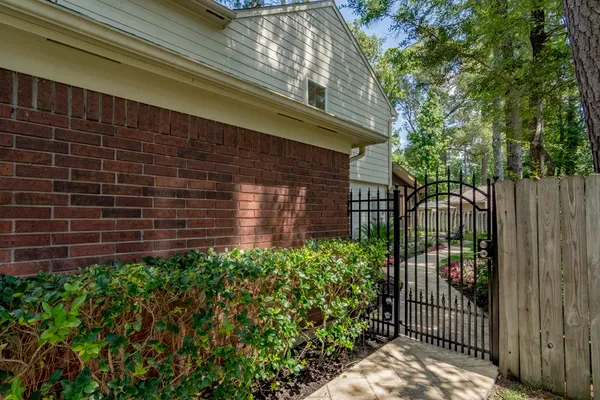 $3,200 | 15 Dusky Meadow Place, Spring, TX 77381