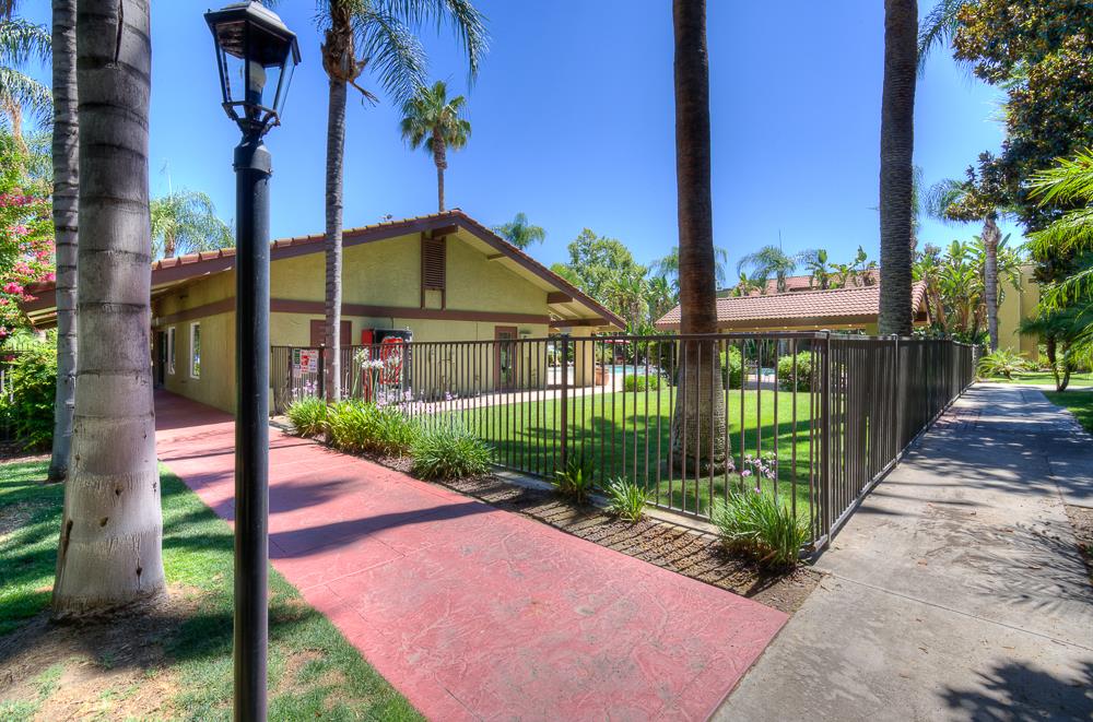 2909 Huntington Boulevard, Unit 211 Fresno, CA 93721 - Photo 22 of 26 Clubhouse