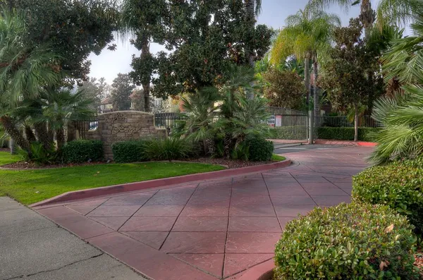 $154,000 | 2909 Huntington Boulevard, Unit 211, Fresno, CA 93721