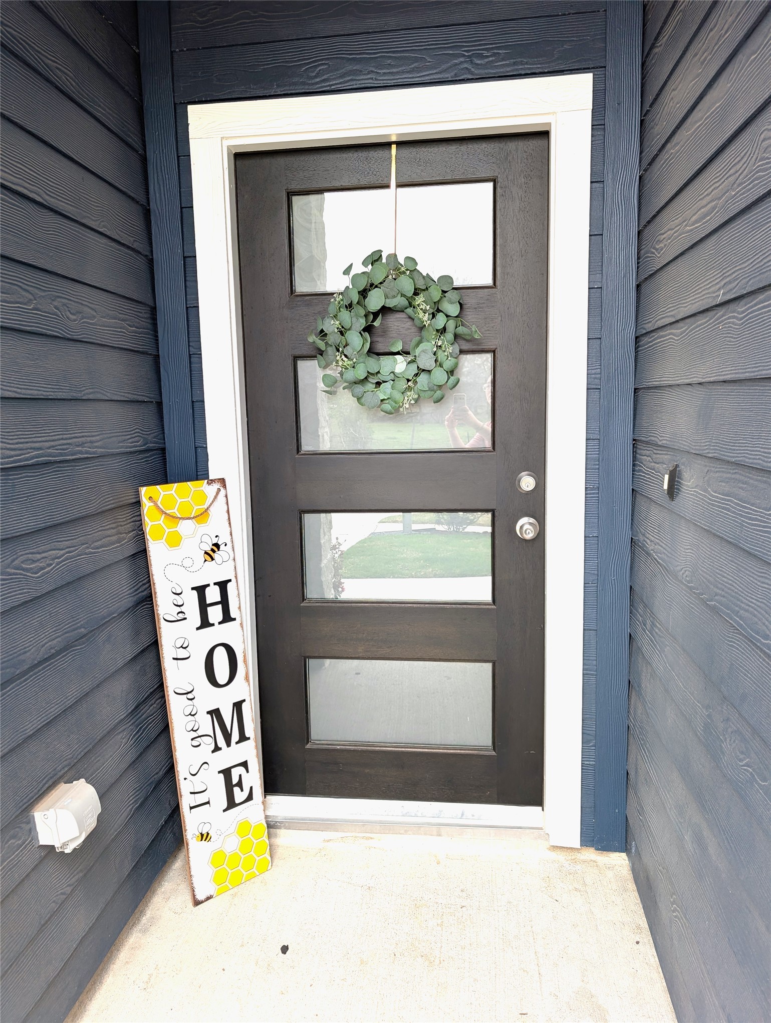33118 School Hl Road Fulshear, TX 77441 - Photo 2 of 21 a bathroom with a window and mirror