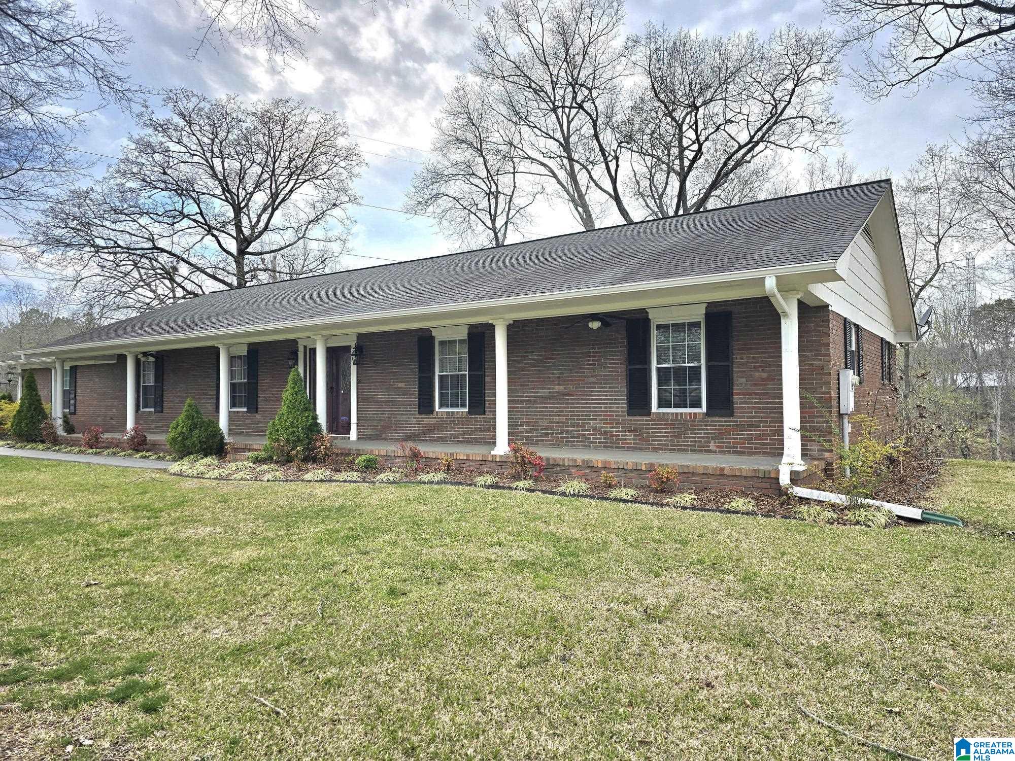 208 Sunny Hill Road Anniston, AL 36206 - Photo 3 of 33