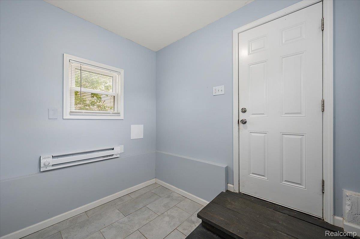 233 West 11 Mile Road Madison Heights, MI 48071 - Photo 19 of 44 Large Mudroom entrance from back