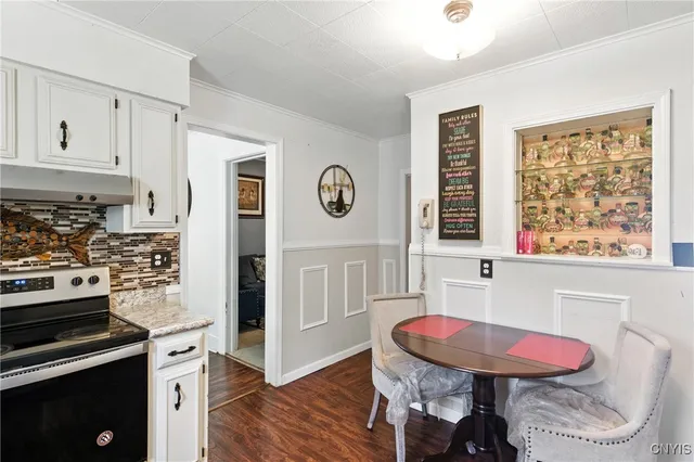 $215,000 | 6 Brookfield Place, Auburn, NY 13021