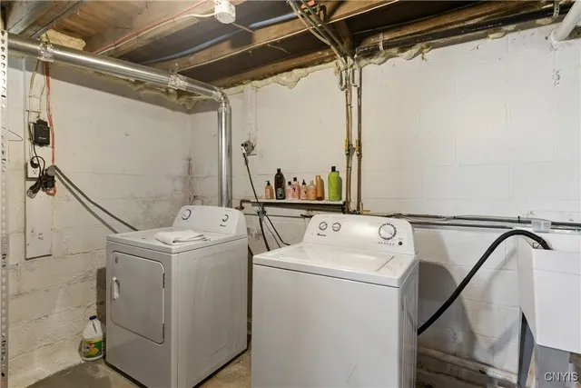 $215,000 | 6 Brookfield Place, Auburn, NY 13021