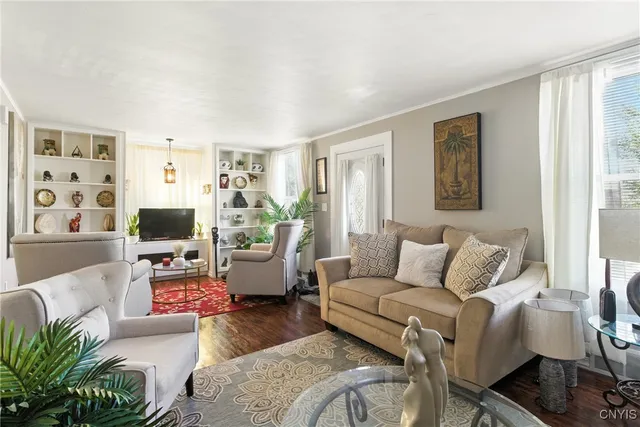 $215,000 | 6 Brookfield Place, Auburn, NY 13021