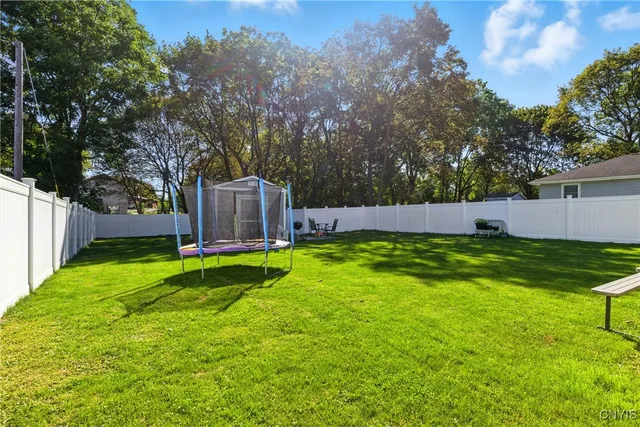 $215,000 | 6 Brookfield Place, Auburn, NY 13021