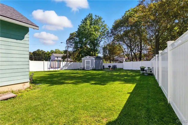 $215,000 | 6 Brookfield Place, Auburn, NY 13021