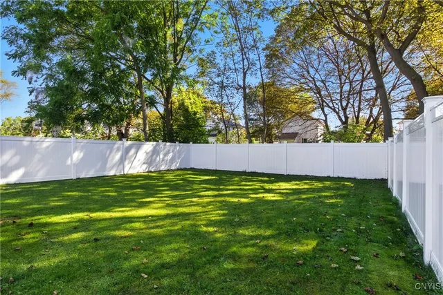 $215,000 | 6 Brookfield Place, Auburn, NY 13021