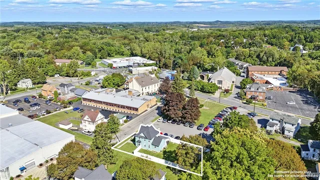 $215,000 | 6 Brookfield Place, Auburn, NY 13021