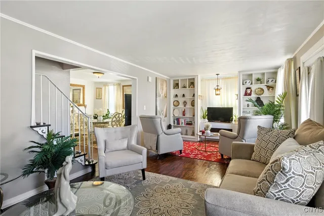 $215,000 | 6 Brookfield Place, Auburn, NY 13021