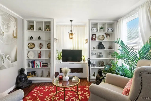 $215,000 | 6 Brookfield Place, Auburn, NY 13021