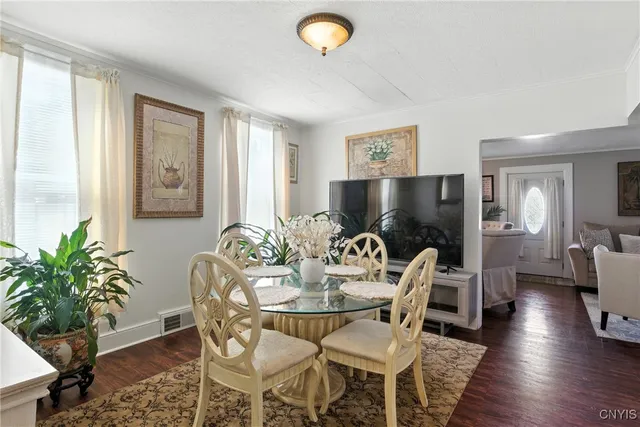 $215,000 | 6 Brookfield Place, Auburn, NY 13021