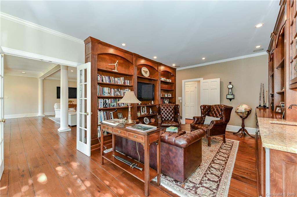 3908 Foxcroft Road Charlotte, NC 28211 - Photo 15 of 33 Gallery Image 15