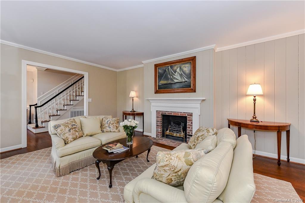 3908 Foxcroft Road Charlotte, NC 28211 - Photo 4 of 33 Gallery Image 4