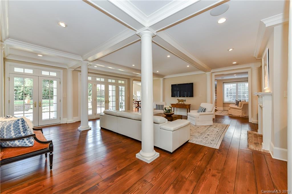 3908 Foxcroft Road Charlotte, NC 28211 - Photo 6 of 33 Gallery Image 6