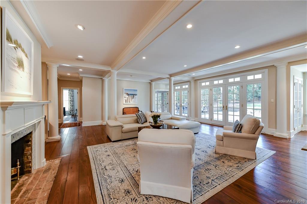 3908 Foxcroft Road Charlotte, NC 28211 - Photo 7 of 33 Gallery Image 7
