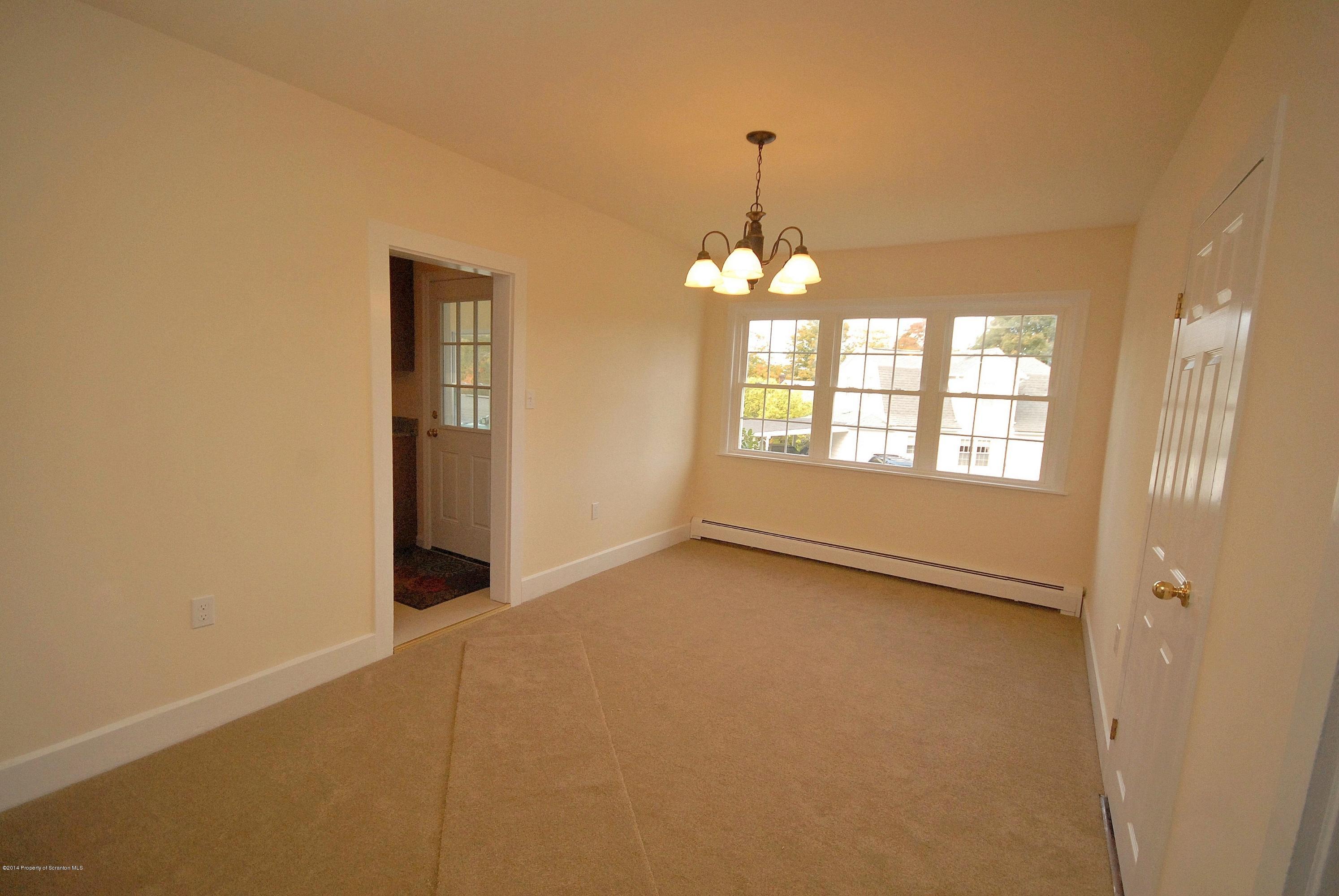713 Gardner Road Moscow, PA 18444 - Photo 11 of 29 Gallery Image 11