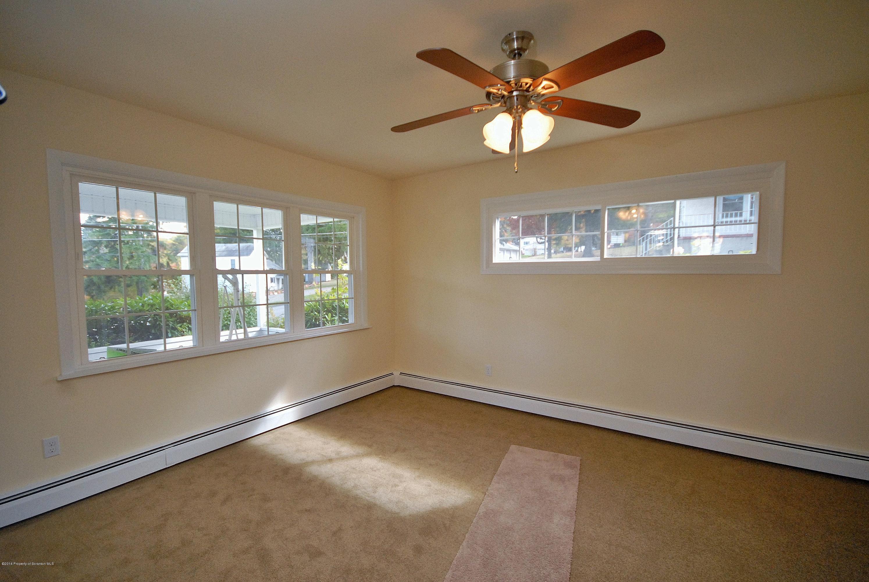 713 Gardner Road Moscow, PA 18444 - Photo 13 of 29 Gallery Image 13