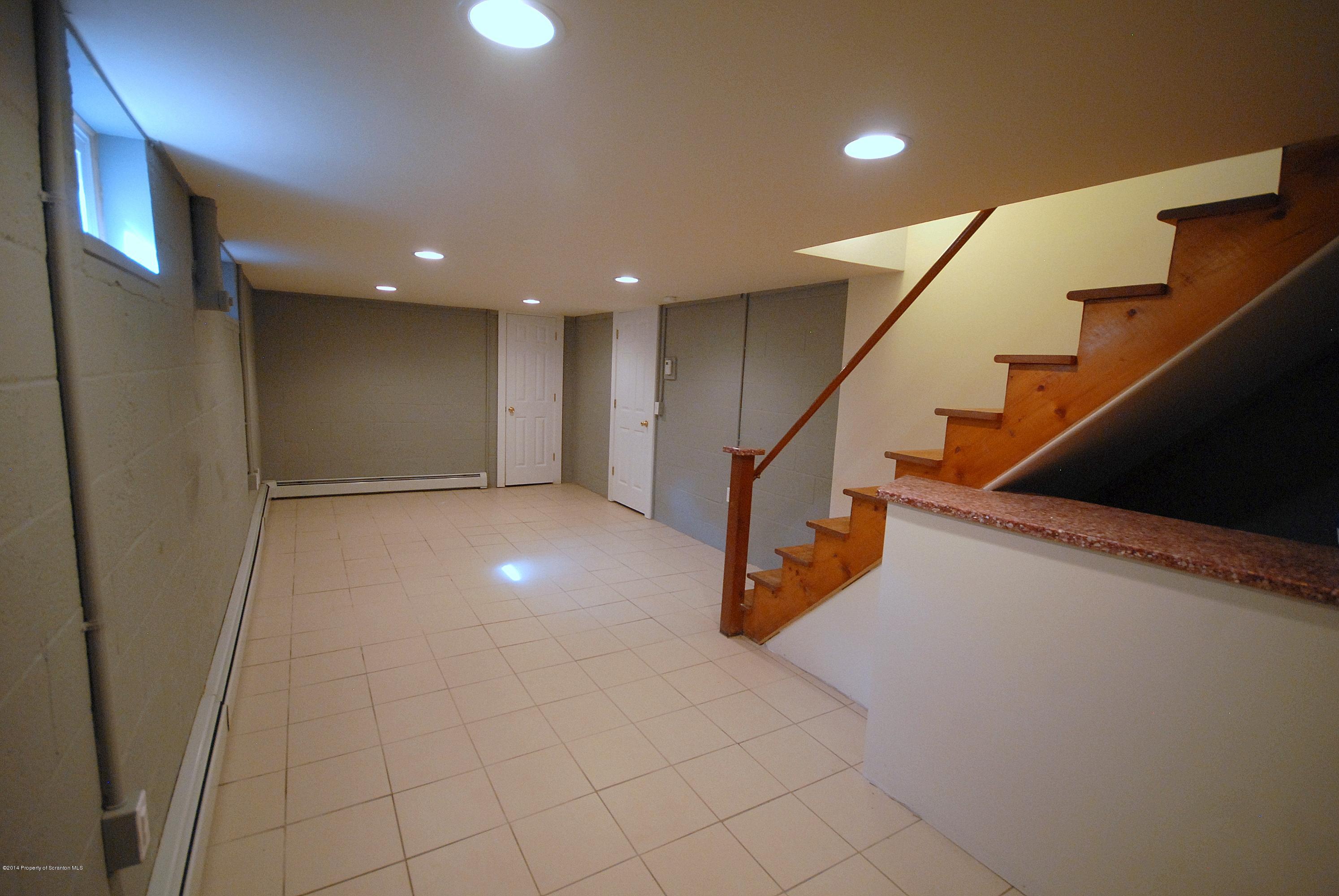 713 Gardner Road Moscow, PA 18444 - Photo 16 of 29 Gallery Image 16