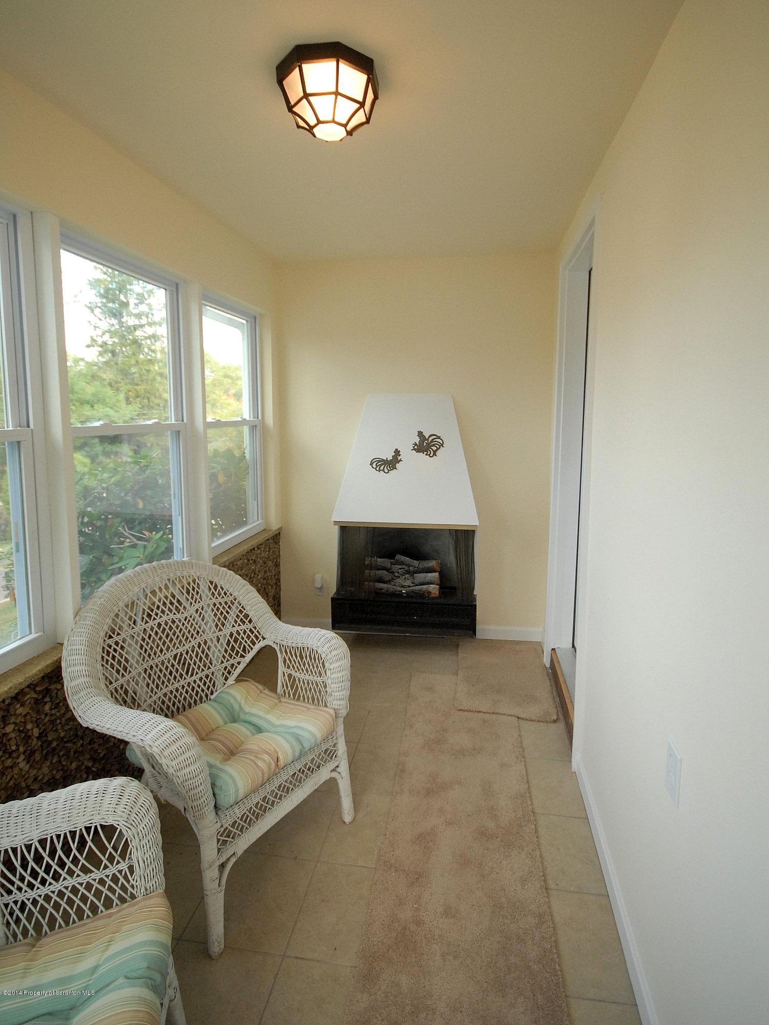 713 Gardner Road Moscow, PA 18444 - Photo 3 of 29 Gallery Image 3