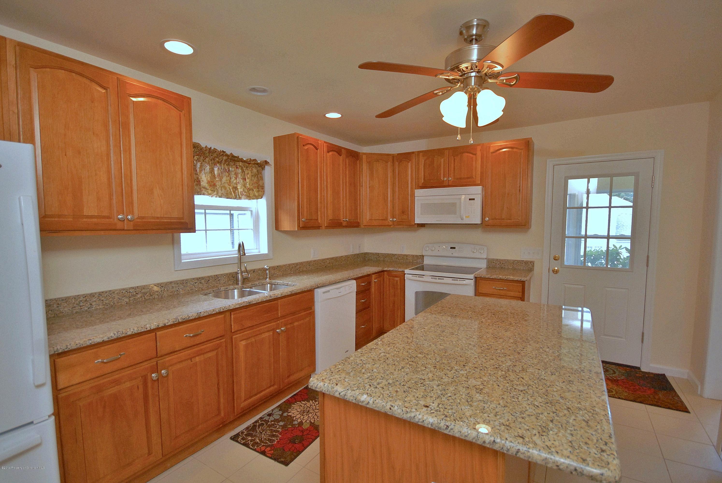713 Gardner Road Moscow, PA 18444 - Photo 6 of 29 Gallery Image 6