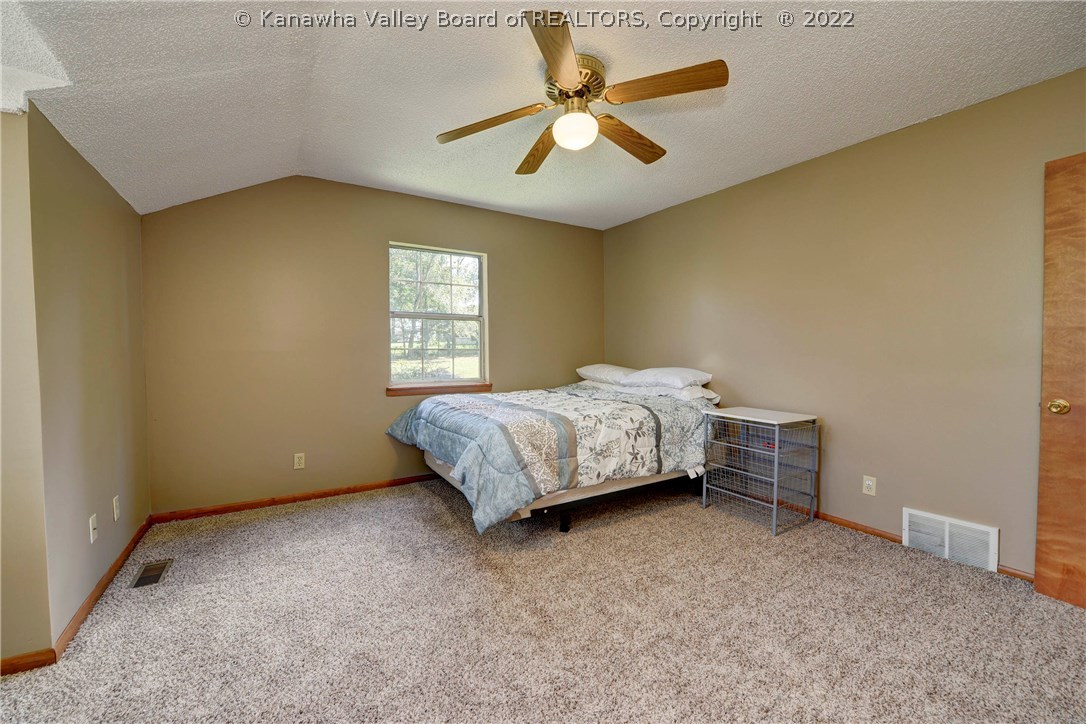 1031 Mount Vernon Road Hurricane, WV 25526 - Photo 26 of 29 APARTMENT BEDROOM 1